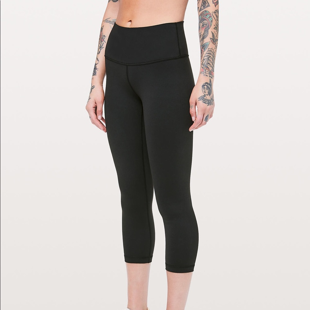 Lululemon Black Wunder Under Crop Size 4